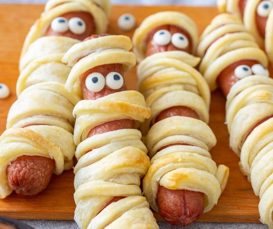 recipe: halloween mummy hot dogs